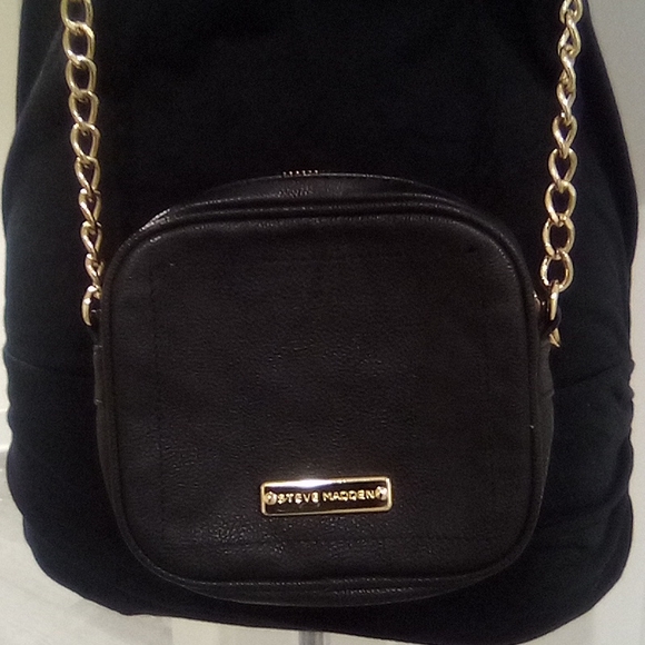 Steve Madden Gold & Black Chunky Chain Strap - Picture 5 of 12